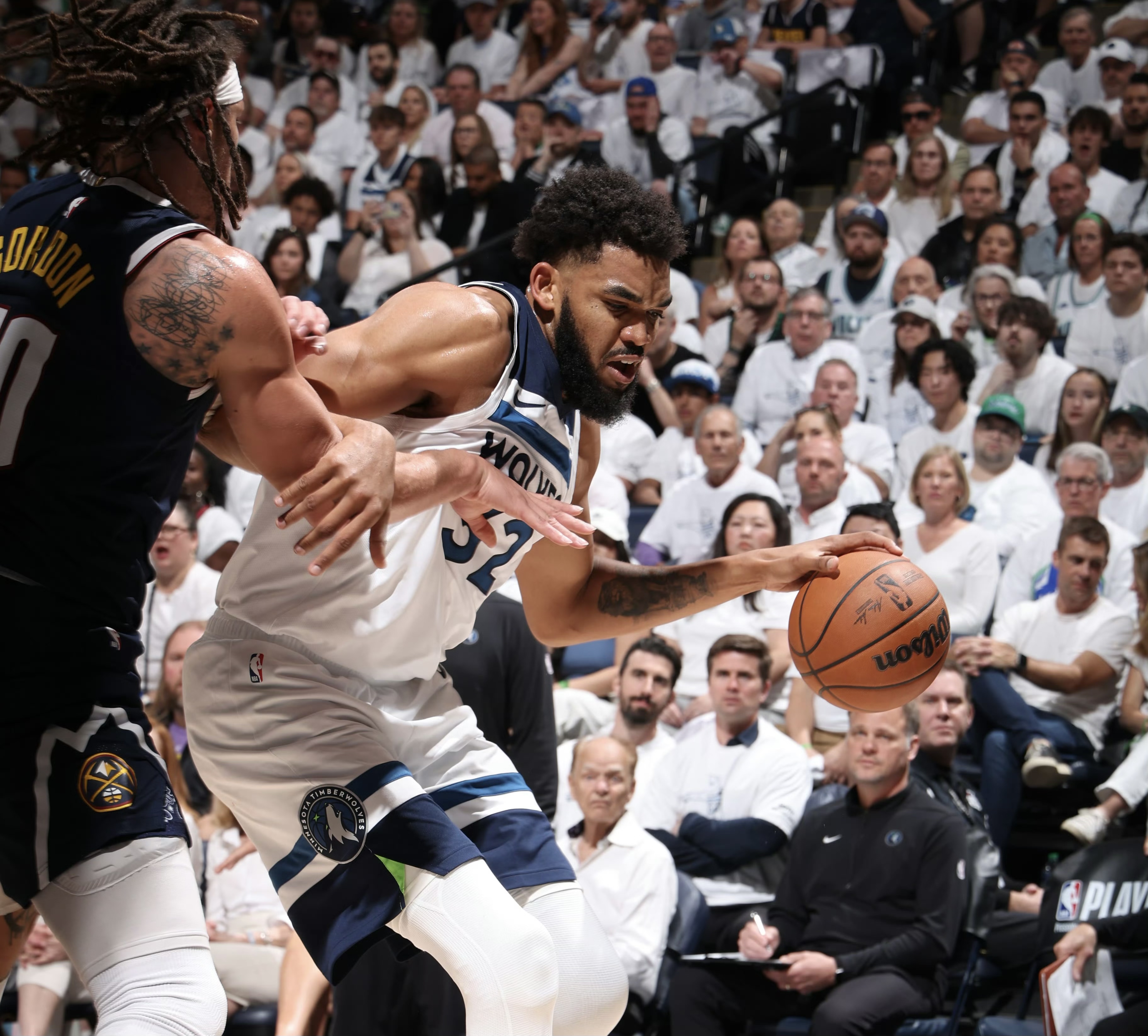 包含MAD横扫C9,Inspired操刀奇招英雄翻盘焦点之战半决赛,技惊四座的词条 包含MAD横扫C9,Inspired操刀奇招英雄翻盘焦点之战半决赛,技惊四座的词条