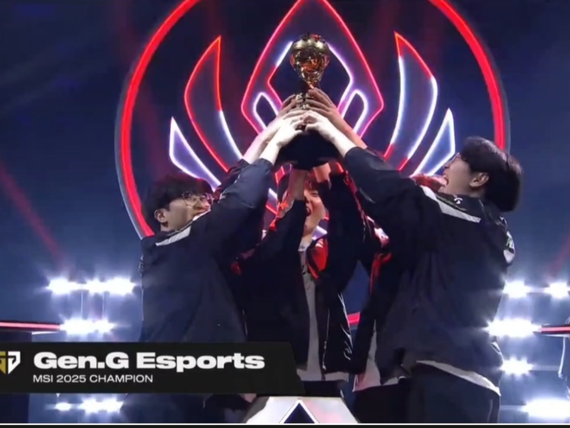 包含RNG绝杀HLE,Meiko完成史诗逆转宿命之战小组赛,引爆全场热议的词条 包含RNG绝杀HLE,Meiko完成史诗逆转宿命之战小组赛,引爆全场热议的词条